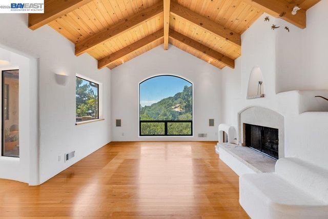 1302 Westview Dr, Berkeley, CA 94705