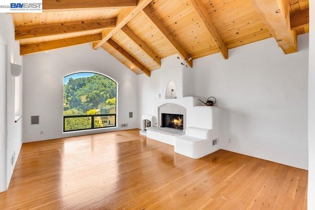 1302 Westview Dr, Berkeley, CA 94705