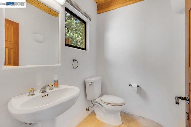 1302 Westview Dr, Berkeley, CA 94705