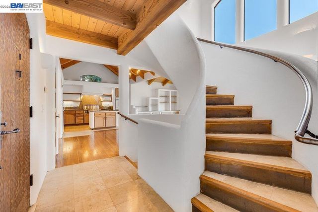 1302 Westview Dr, Berkeley, CA 94705