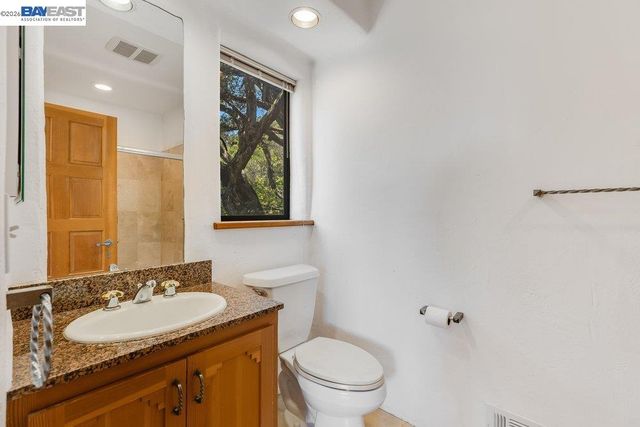 1302 Westview Dr, Berkeley, CA 94705
