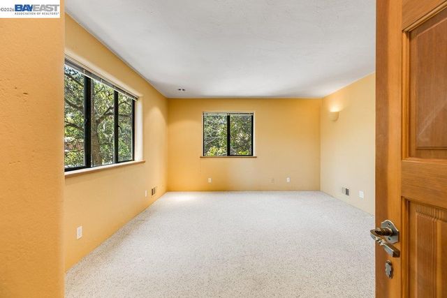 1302 Westview Dr, Berkeley, CA 94705