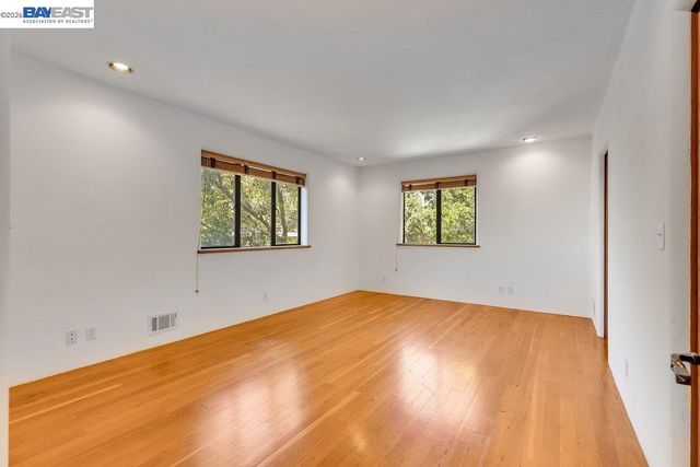 1302 Westview Dr, Berkeley, CA 94705