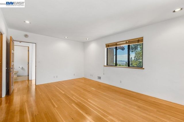 1302 Westview Dr, Berkeley, CA 94705