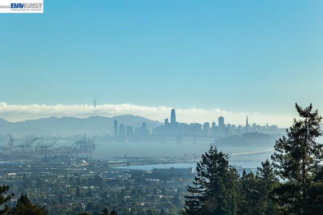 1302 Westview Dr, Berkeley, CA 94705