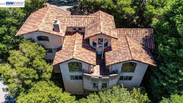 1302 Westview Dr, Berkeley, CA 94705