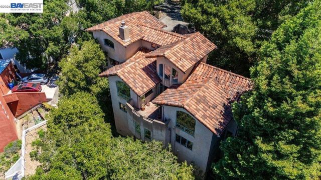 1302 Westview Dr, Berkeley, CA 94705