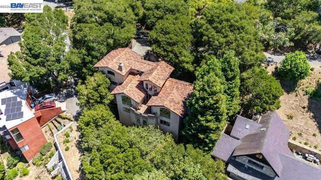 1302 Westview Dr, Berkeley, CA 94705