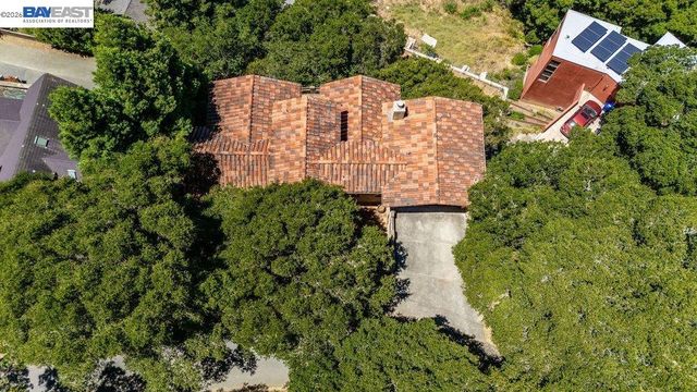 1302 Westview Dr, Berkeley, CA 94705
