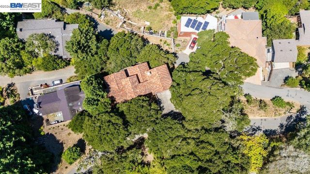 1302 Westview Dr, Berkeley, CA 94705