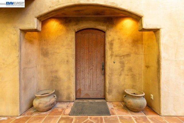 1302 Westview Dr, Berkeley, CA 94705