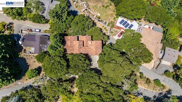 1302 Westview Dr, Berkeley, CA 94705
