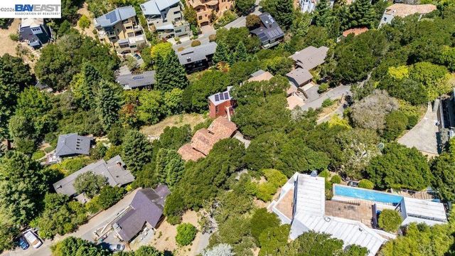 1302 Westview Dr, Berkeley, CA 94705