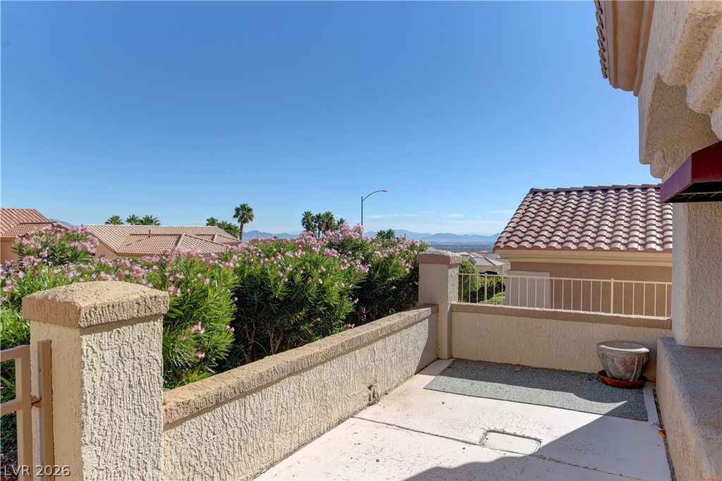 11049 Clear Meadows Drive, Las Vegas, NV 89134 — photo 5