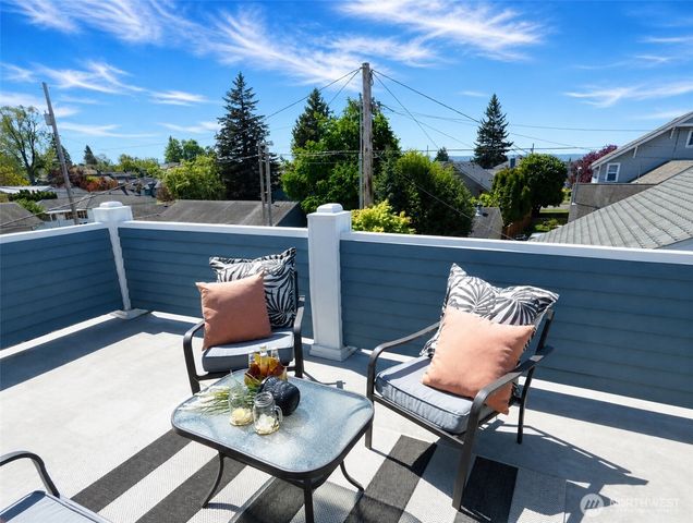 1422 Colby Avenue, Everett, WA 98201