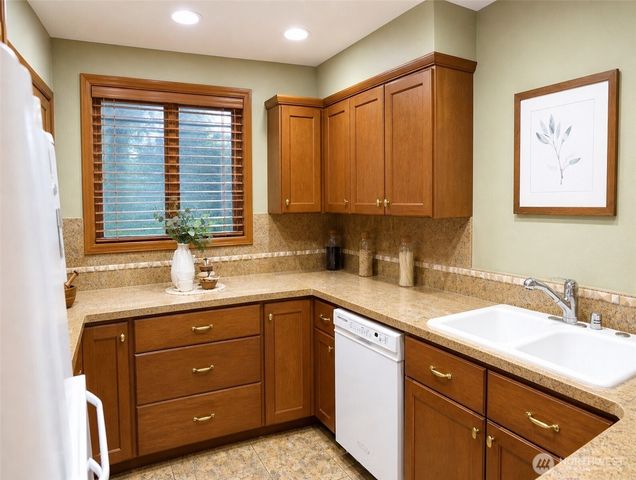 1422 Colby Avenue, Everett, WA 98201