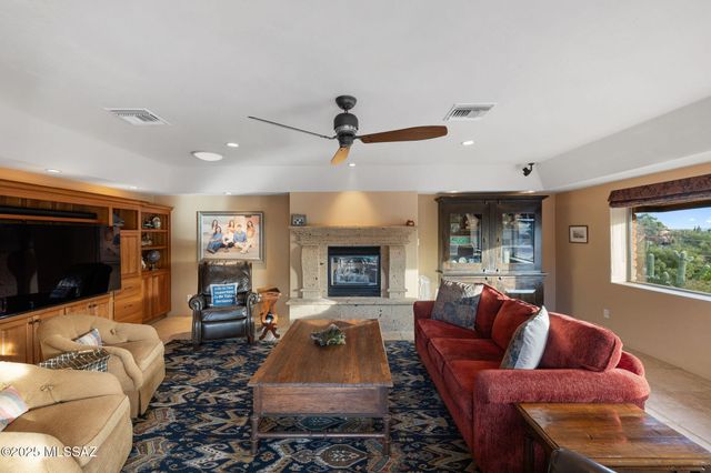 4425 N Hacienda Del Sol Road, Tucson, AZ 85718