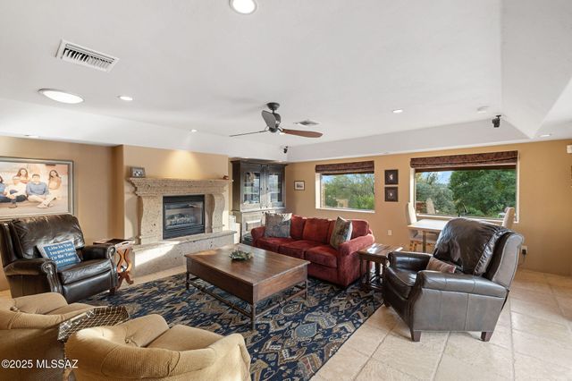 4425 N Hacienda Del Sol Road, Tucson, AZ 85718