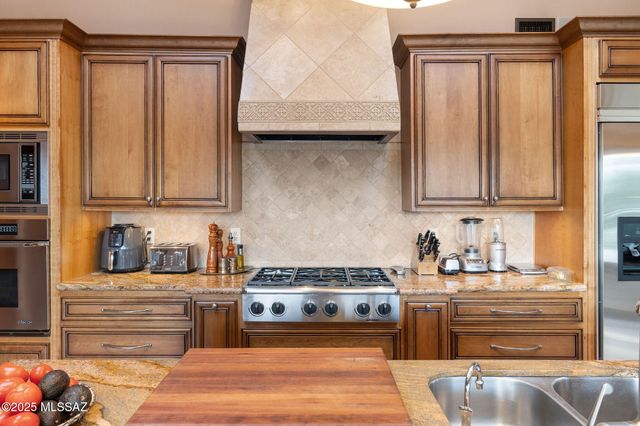 4425 N Hacienda Del Sol Road, Tucson, AZ 85718