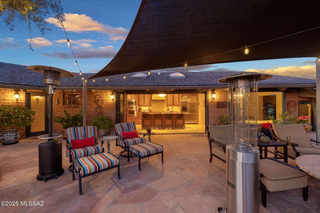 4425 N Hacienda Del Sol Road, Tucson, AZ 85718