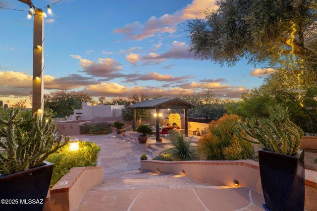 4425 N Hacienda Del Sol Road, Tucson, AZ 85718