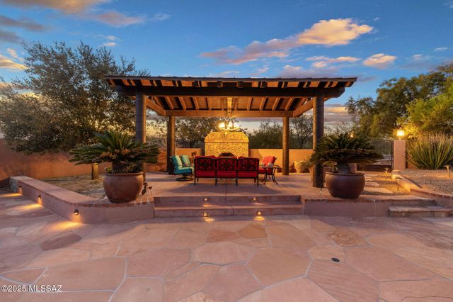 4425 N Hacienda Del Sol Road, Tucson, AZ 85718