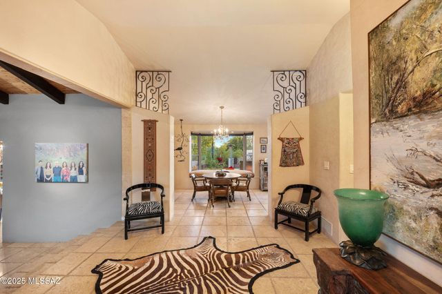 4425 N Hacienda Del Sol Road, Tucson, AZ 85718