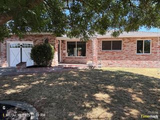 660 W F St, Dixon, CA 95620