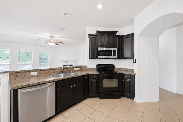 1005 Meadow Green Court, Princeton, TX 75407