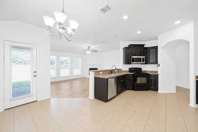 1005 Meadow Green Court, Princeton, TX 75407