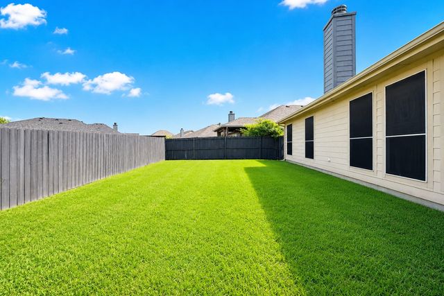 1005 Meadow Green Court, Princeton, TX 75407