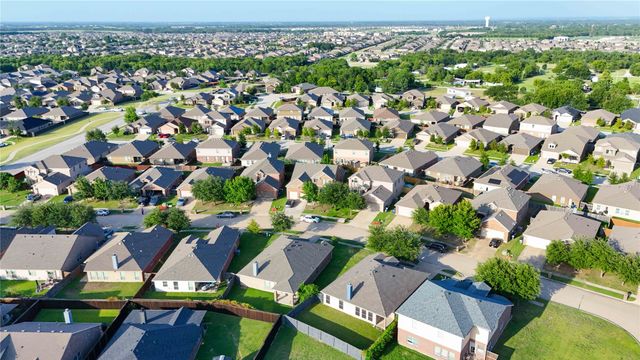 1005 Meadow Green Court, Princeton, TX 75407