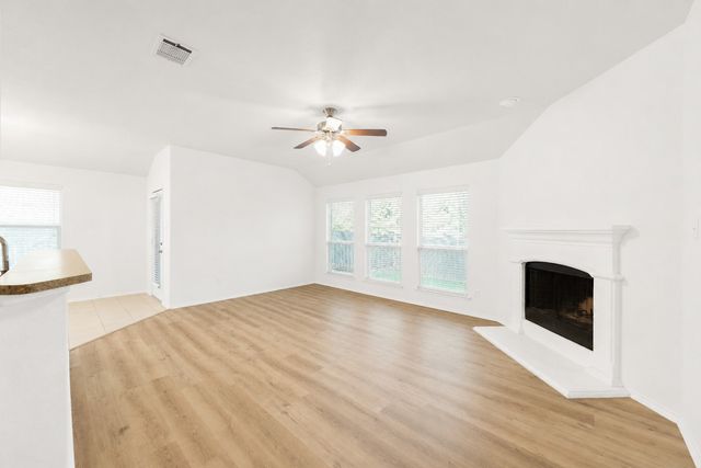 1005 Meadow Green Court, Princeton, TX 75407