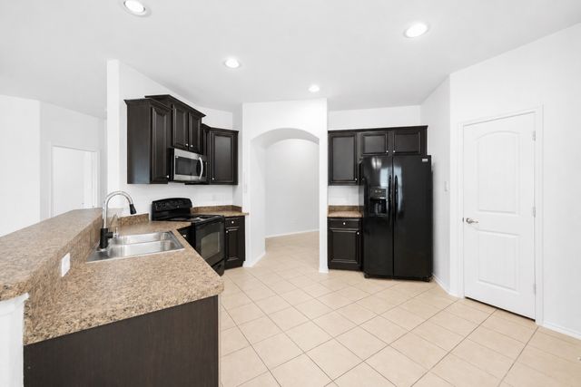 1005 Meadow Green Court, Princeton, TX 75407