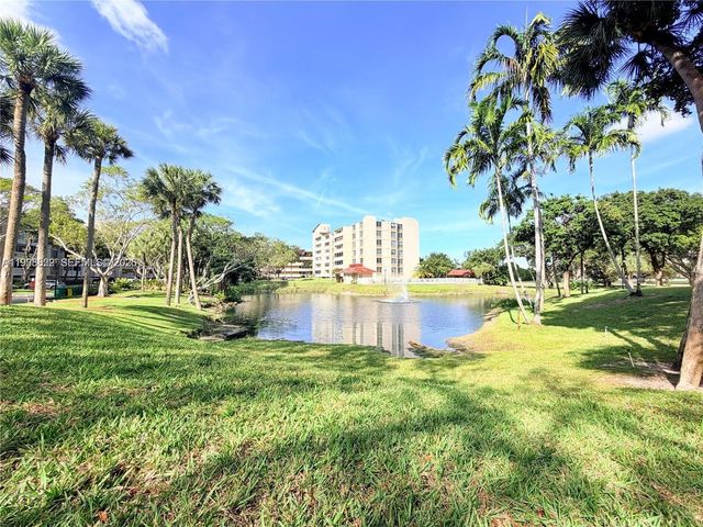 6911 Environ Boulevard 1M, Lauderhill, FL 33319