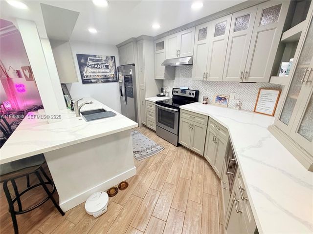 6911 Environ Boulevard 1M, Lauderhill, FL 33319