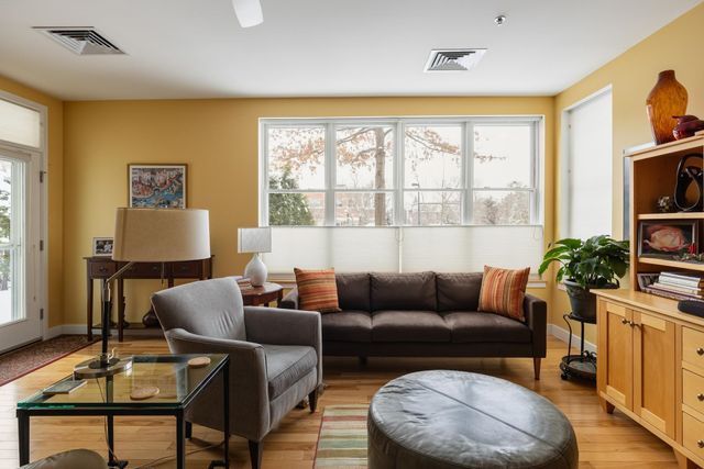 410 Farrell St Apt 119, South Burlington, VT 05403