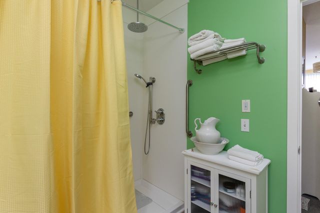 410 Farrell St Apt 119, South Burlington, VT 05403