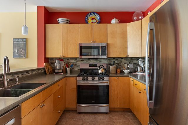 410 Farrell St Apt 119, South Burlington, VT 05403