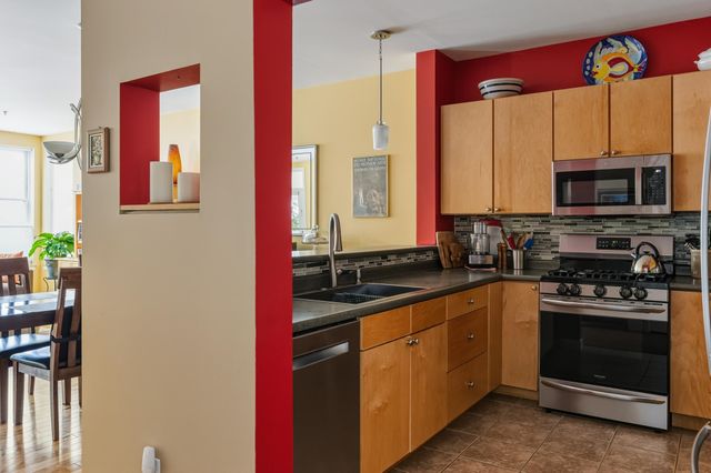 410 Farrell St Apt 119, South Burlington, VT 05403