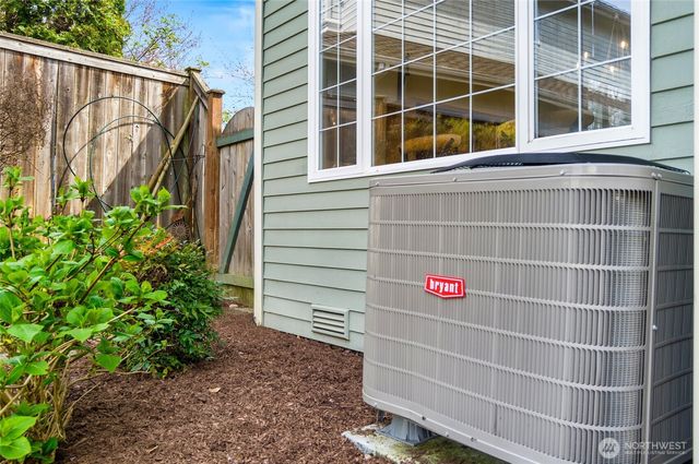 8012 NE 151st Court, Kenmore, WA 98028