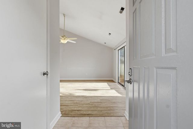 1508 KENSINGTON DR, Hagerstown, MD 21742