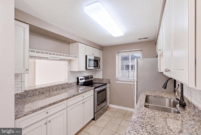 1508 KENSINGTON DR, Hagerstown, MD 21742
