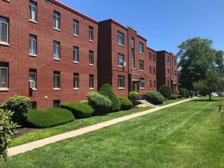 14 Ashland St 2R, Worcester, MA 01609