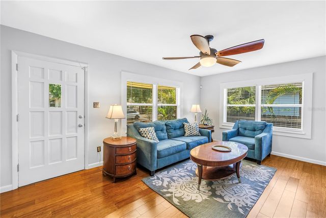 2721 4TH AVENUE S, St Petersburg, FL 33712