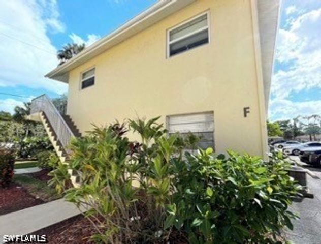 3325 Airport RD N F4, Naples, FL 34105