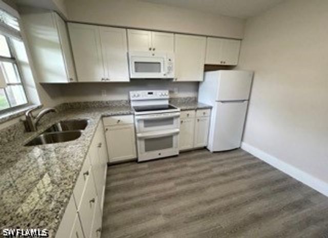 3325 Airport RD N F4, Naples, FL 34105