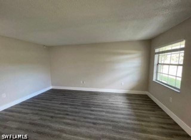 3325 Airport RD N F4, Naples, FL 34105