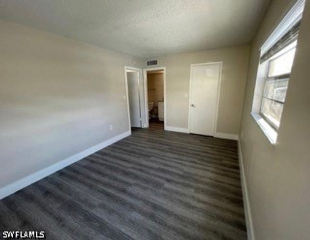 3325 Airport RD N F4, Naples, FL 34105