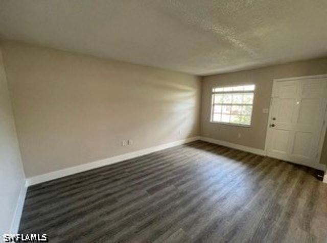 3325 Airport RD N F4, Naples, FL 34105